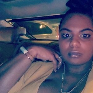 Meet your Posher, Mercedes